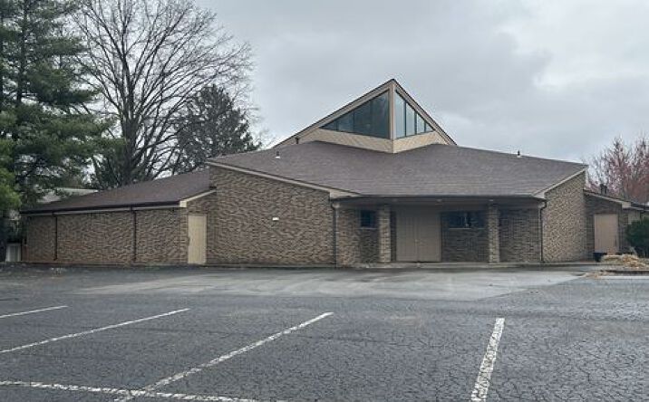 Pictures of Retail, Office, Mixed Use property located at 3106 Middle Rd, Jeffersonville, IN 47130 for sales - image #1