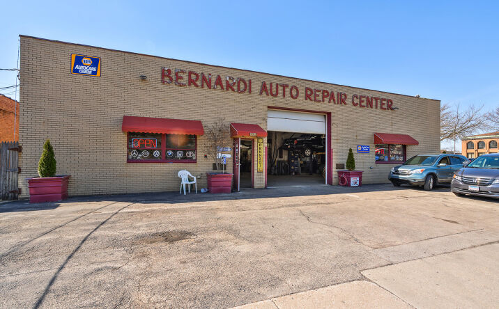 Pictures of Retail property located at 2666 Waukegan Ave, Highland Park, IL 60035 for sales - image #1