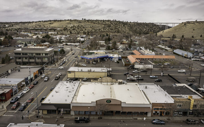Pictures of Retail property located at 178 SW 5th St, Madras, OR 97741 for sales - image #1