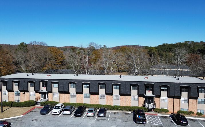 Pictures of Multifamily property located at 375 Winding River Dr, Atlanta, GA 30350 for sales - image #1