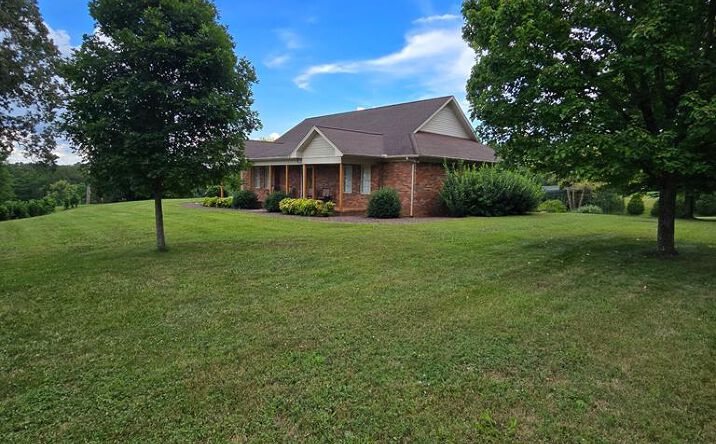 Pictures of Multifamily, Land property located at 845 McMinnville Hwy, Sparta, TN 38583 for sales - image #1