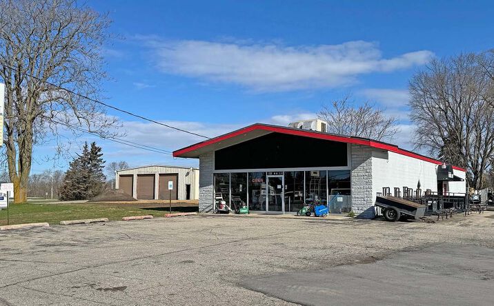 Pictures of Retail property located at 6470 State St, Saginaw, MI 48603 for sales - image #1