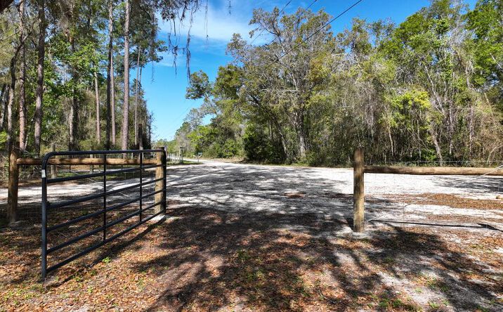 Pictures of Land property located at 4090 NW 32nd Pl, Chiefland, FL 32626 for sales - image #1