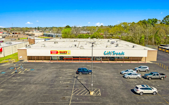 Pictures of Retail property located at 809 South Timberland Drive, Lufkin, TX 75901 for sales - image #1
