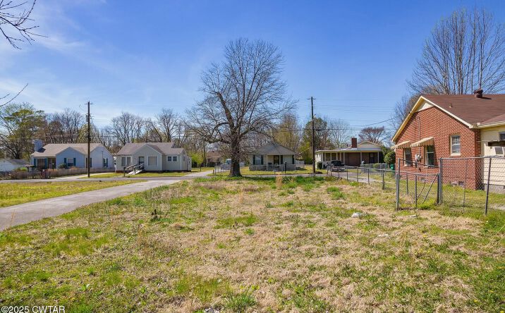 Pictures of Land property located at 114 Peabody Avenue, Jackson, TN 38301 for sales - image #1