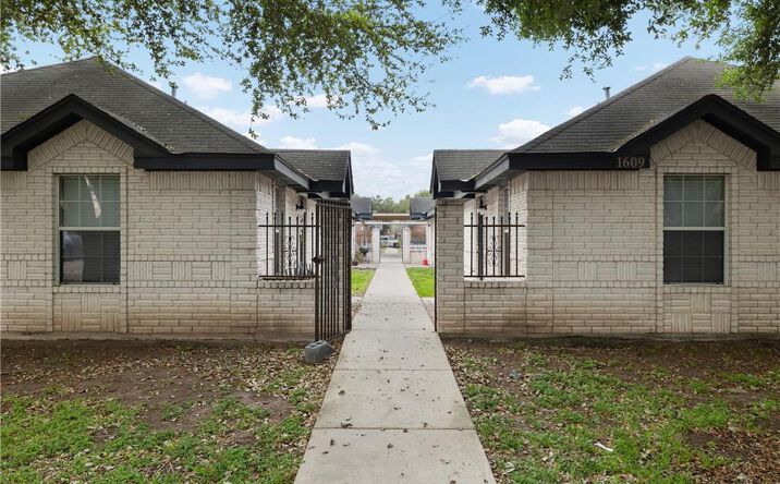 Pictures of Multifamily property located at 1609 Nassau Street, Edinburg, TX 78541 for sales - image #1