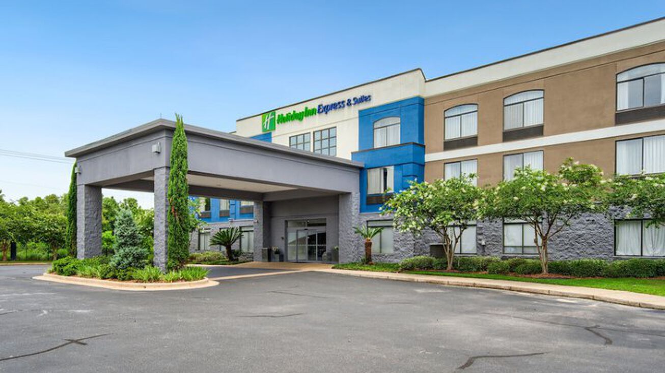 Pictures of Hospitality property located at 516 Springhill Plaza Ct, Mobile, AL 36608 for sales - image #1