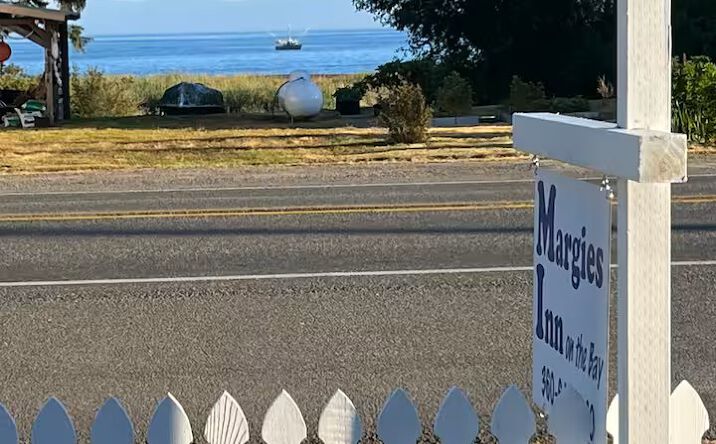 Pictures of Hospitality property located at 16670 Highway 112, Clallam Bay, WA 98326 for sales - image #1