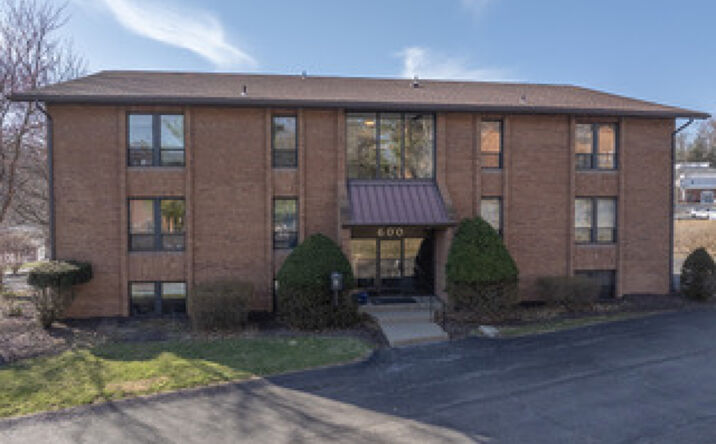 Pictures of Office property located at 600 Commerce Ave, Moon, PA 15108 for sales - image #1