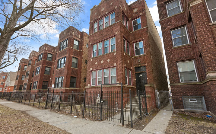 Pictures of Multifamily property located at 1517 E 67th Pl, Chicago, IL 60637 for sales - image #1