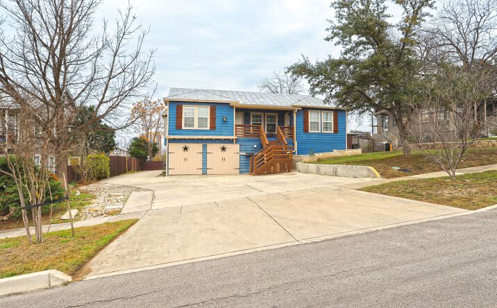 Pictures of Multifamily property located at 425 Parland Place, San Antonio, TX 78209 for sales - image #1