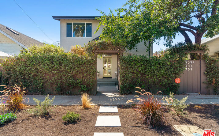 Pictures of Multifamily property located at 705 6th Ave, Venice, CA 90291 for sales - image #1