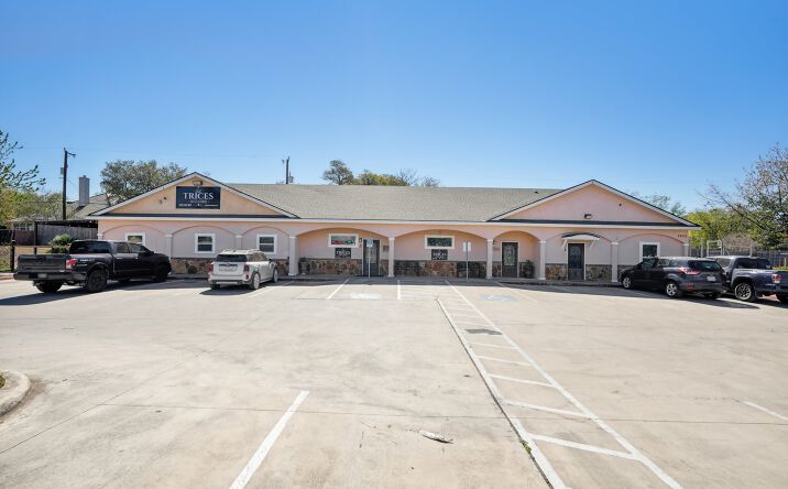 Pictures of Mixed Use, Retail property located at 7600 Eckhert Rd, San Antonio, TX 78240 for sales - image #1