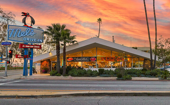 Pictures of Retail property located at 1670 Lincoln Blvd, Santa Monica, CA 90404 for sales - image #1