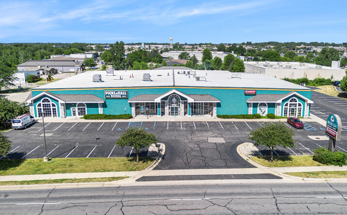 Pictures of Retail property located at 2875 - 2885 Lake Eastbrook Blvd SE, Kentwood, MI 49512 for sales - image #1