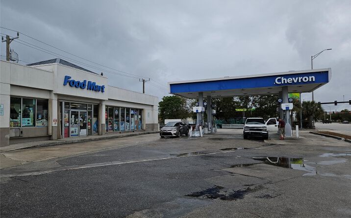 Pictures of Retail property located at 390 W Sample Road, Pompano Beach, FL 33064 for sales - image #1