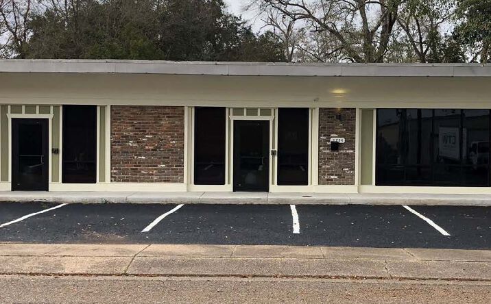 Pictures of Office property located at 2754 Mauvilla Dr, Mobile, AL 36606 for sales - image #1