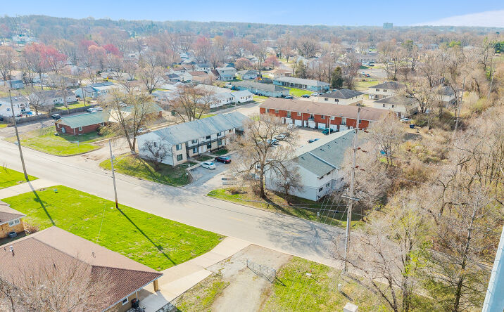 Pictures of Multifamily property located at 1900 Sheridan Rd, Pekin, IL 61554 for sales - image #1
