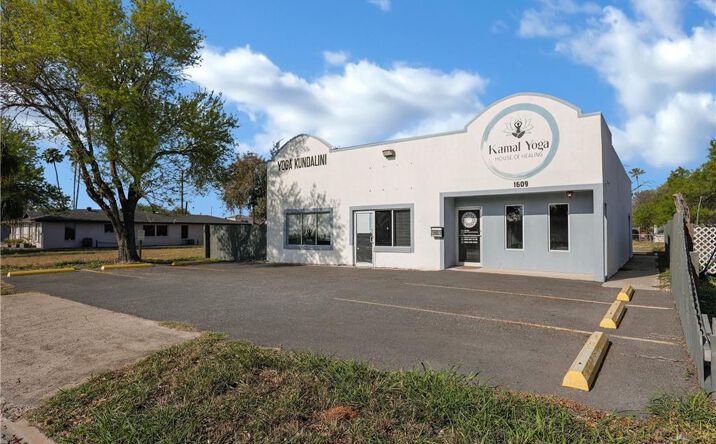 Pictures of Office property located at 1609 N 6th Street, McAllen, TX 78501 for sales - image #1