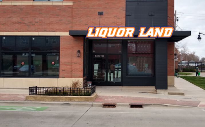 Pictures of Business for Sale, Retail property located at 32 E Green Street, Champaign, IL 61820 for sales - image #1