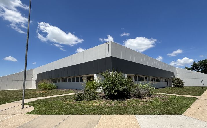 Pictures of Office, Industrial property located at 9000 Old Santa Fe Road, Kansas City, MO 64138 for sales - image #1