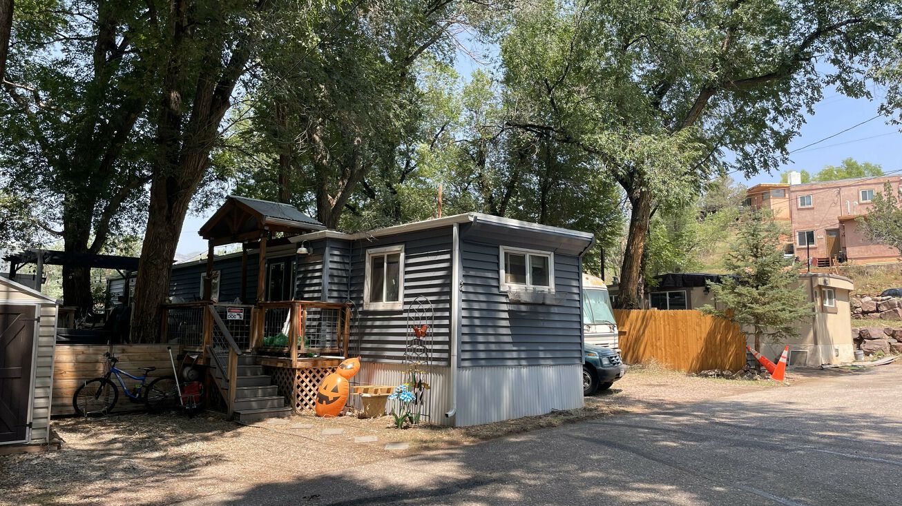 Pictures of Mobile Home Park property located at 15 El Paso Blvd, Manitou Springs, CO 80829 for sales - image #1