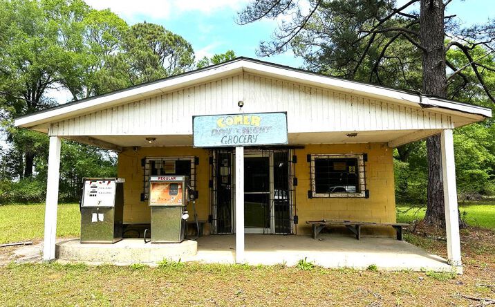 Pictures of Retail property located at 2463 Springhill Rd, Eufaula, AL 36027 for sales - image #1