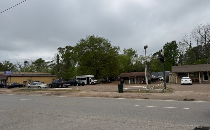 Pictures of Land, Retail property located at 207 S Glenwood Blvd, Tyler, TX 75702 for sales - image #1