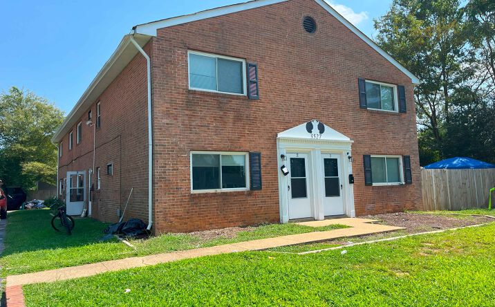 Pictures of Multifamily property located at 3527 Bolling Rd, Richmond, VA 23223 for sales - image #1
