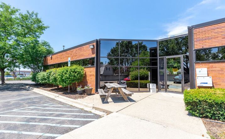Pictures of Office property located at 909 W Maple Rd, Clawson, MI 48017 for sales - image #1
