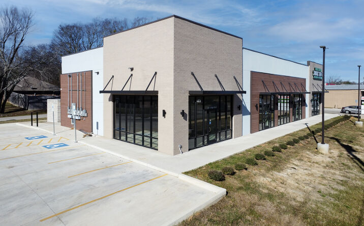 Pictures of Retail property located at 801 S Main St, Lindale, TX 75771 for sales - image #1