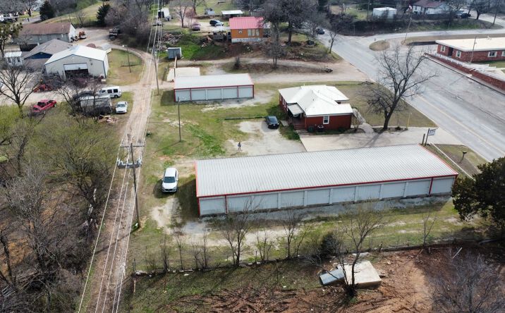 Pictures of Mixed Use, Self Storage property located at 1020 S Chickasaw St, Pauls Valley, OK 73075 for sales - image #1