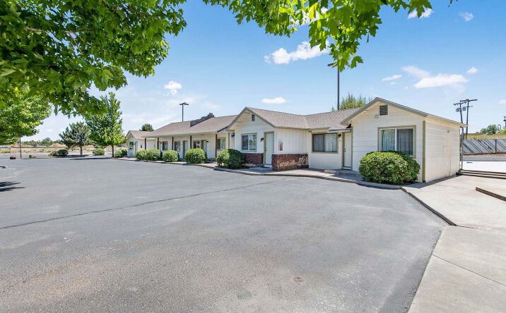Pictures of Multifamily, Office, Mixed Use property located at 2010 E Rte 66, Flagstaff, AZ 86004 for sales - image #1