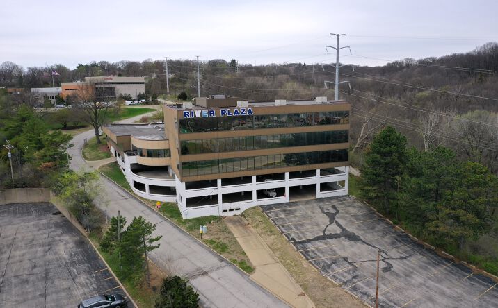 Pictures of Office property located at 2 News Plaza, Peoria, IL 61614 for sales - image #1