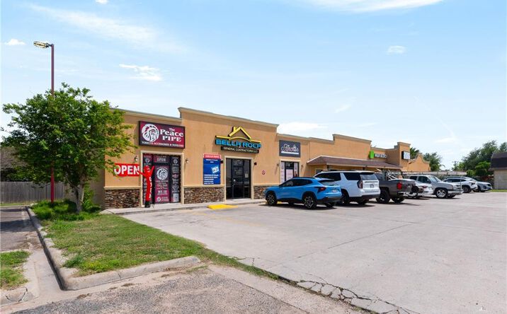 Pictures of Office, Retail property located at 220 Alton Boulevard, Alton, TX 78573 for sales - image #1