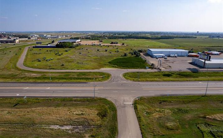 Pictures of Land property located at 4224 4th St NW, Minot, ND 58703 for sales - image #1
