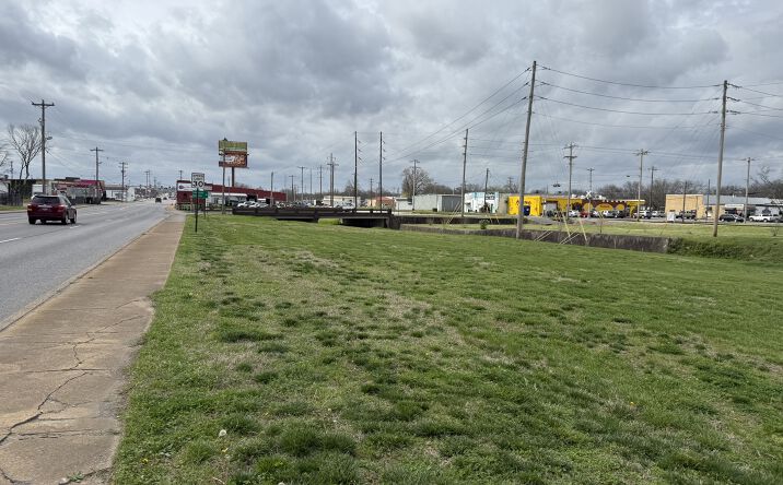 Pictures of Land property located at 150 S Cumberland St, Lebanon, TN 37087 for sales - image #1