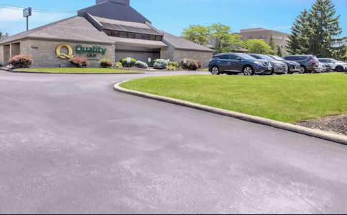 Pictures of Hospitality property located at 7233 Engle Rd, Middleburg Heights, OH 44130 for sales - image #1