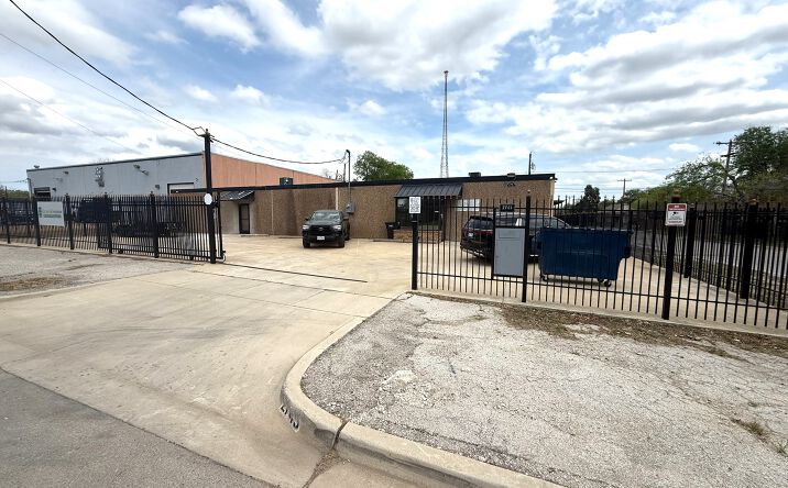 Pictures of Industrial property located at 2745 Bryan Ave, Fort Worth, TX 76104 for sales - image #1