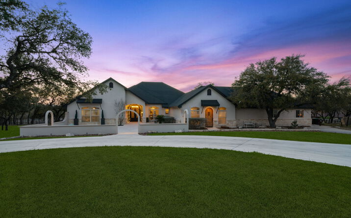 Pictures of Hospitality, Mixed Use, Office, Retail, Special Purpose property located at 26315 Ralph Fair Rd, Boerne, TX 78015 for sales - image #1