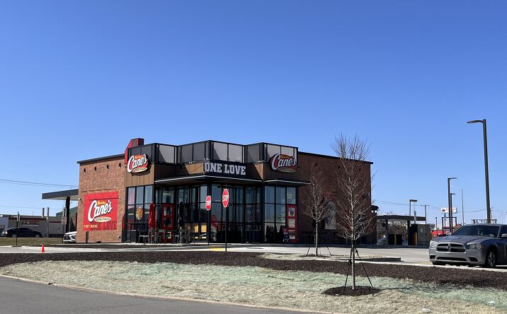 Pictures of Retail property located at 701 E Coliseum Blvd, Fort Wayne, IN 46825 for sales - image #1