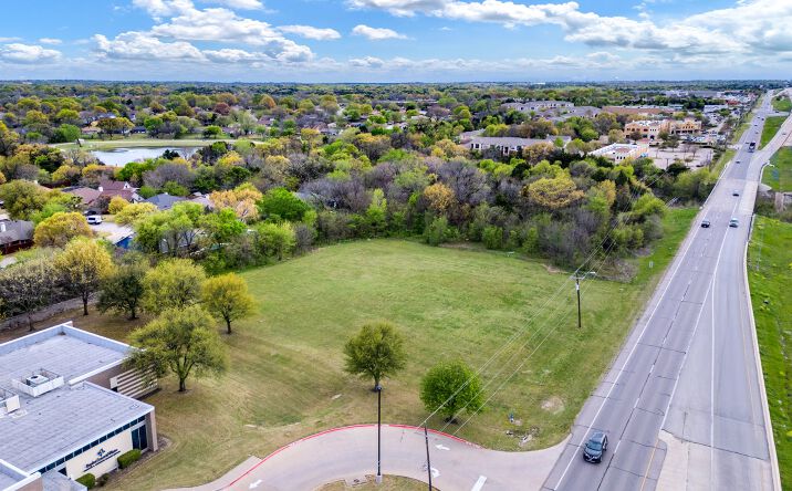 Pictures of Land property located at 300 E Hwy 67, Duncanville, TX 75137 for sales - image #1