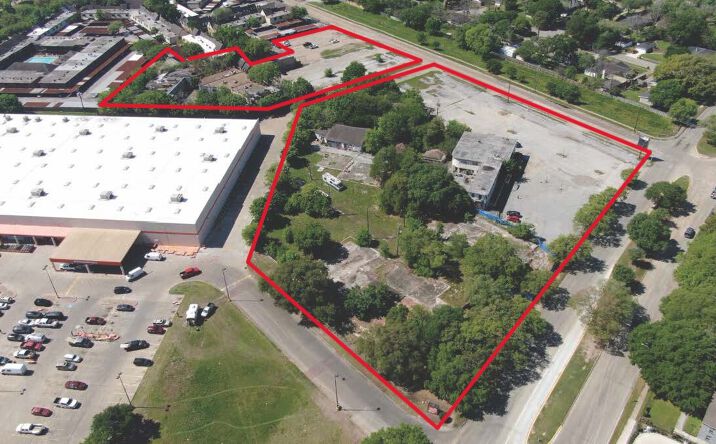Pictures of Mixed Use, Multifamily, Office, Retail, Senior Living property located at 600 WESTBURY SQUARE, HOUSTON, TX 77035 for sales - image #1