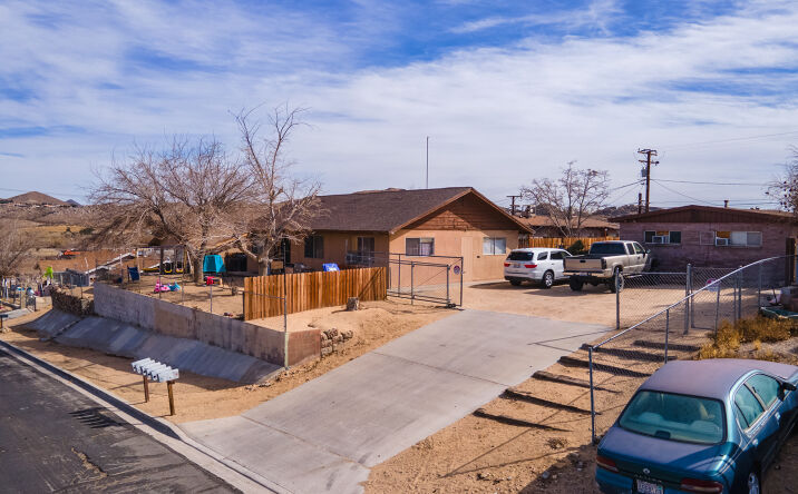Pictures of Multifamily property located at 15521 4th St, Victorville, CA 92395 for sales - image #1