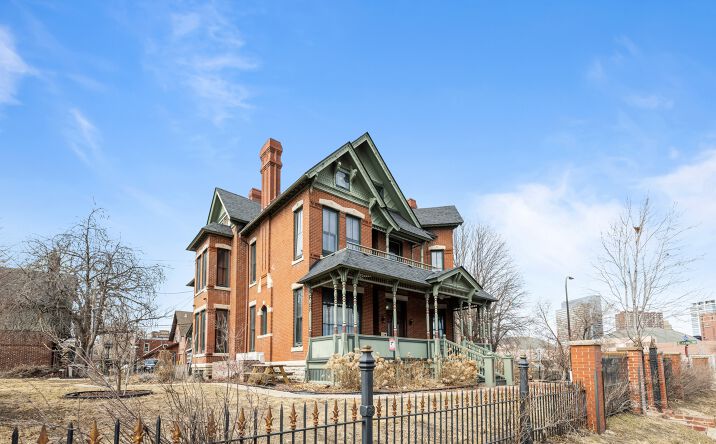 Pictures of Multifamily property located at 1700 3rd Ave S, Minneapolis, MN 55404 for sales - image #1