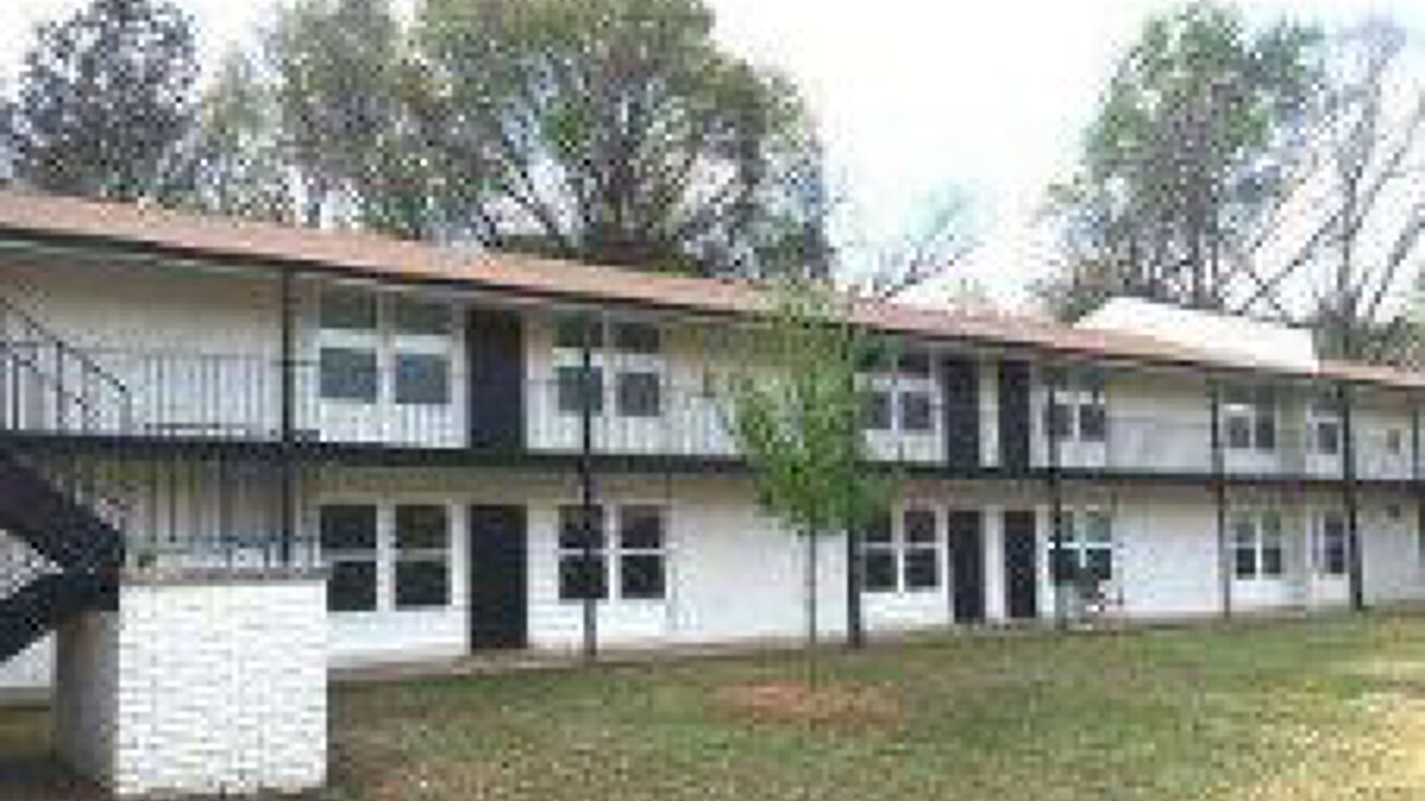 2050 Pepperell Parkway, Opelika, AL 36801