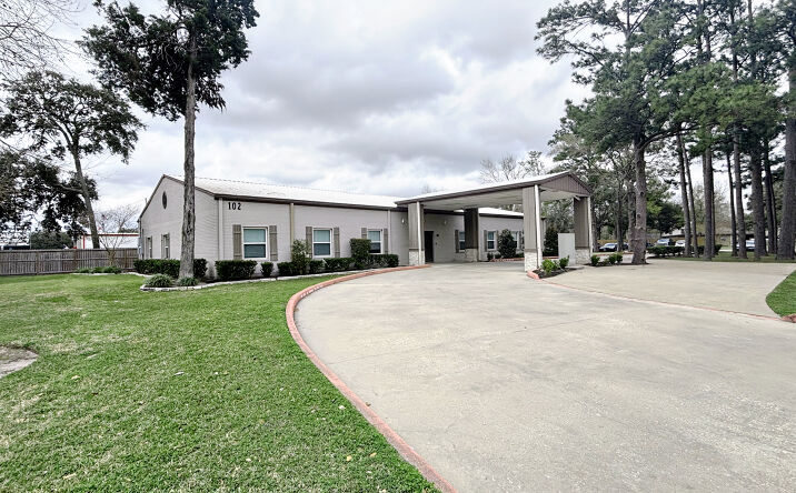 Pictures of Office property located at 102 E Walker St, League City, TX 77573 for sales - image #1