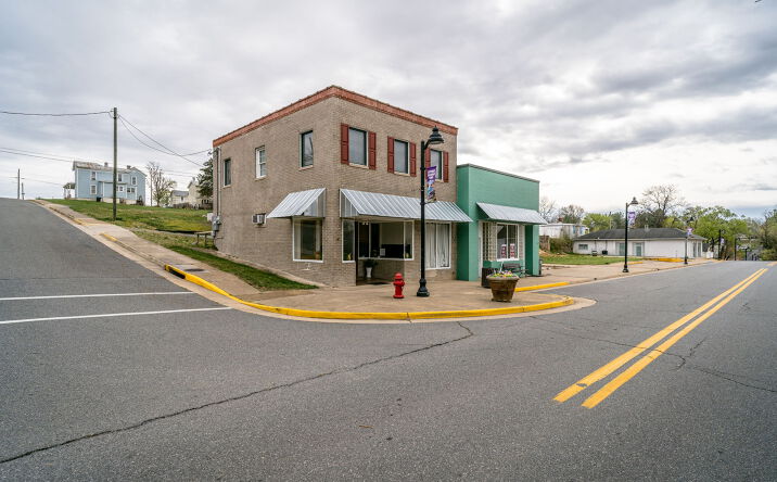 Pictures of Land, Mixed Use, Office, Retail property located at 500-504 First Street, Shenandoah, VA 22849 for sales - image #1