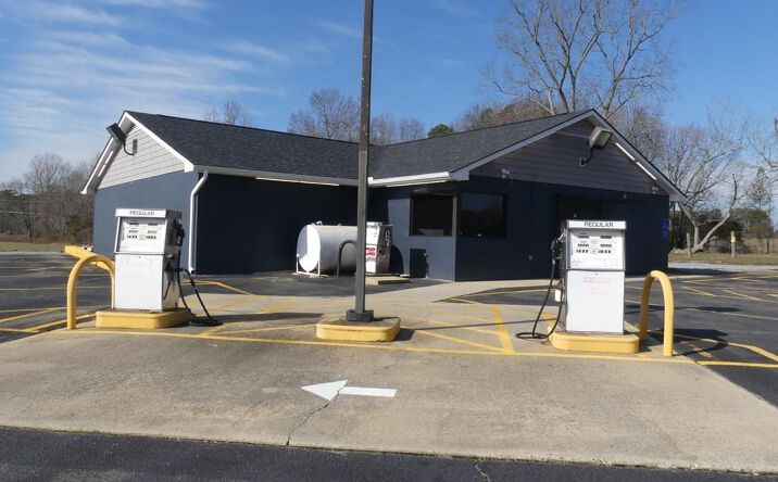 Pictures of Retail property located at 1250 Gaston Road, Skippers, VA 23879 for sales - image #1