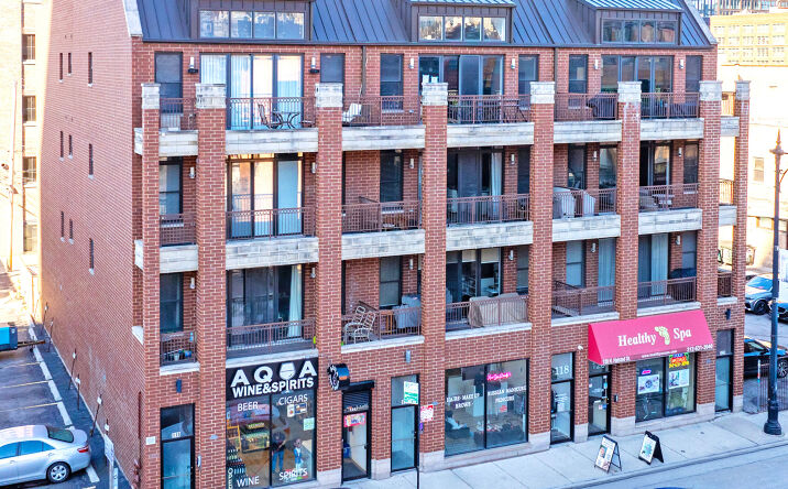 Pictures of Retail property located at 114 N Halsted St, Chicago, IL 60661 for sales - image #1
